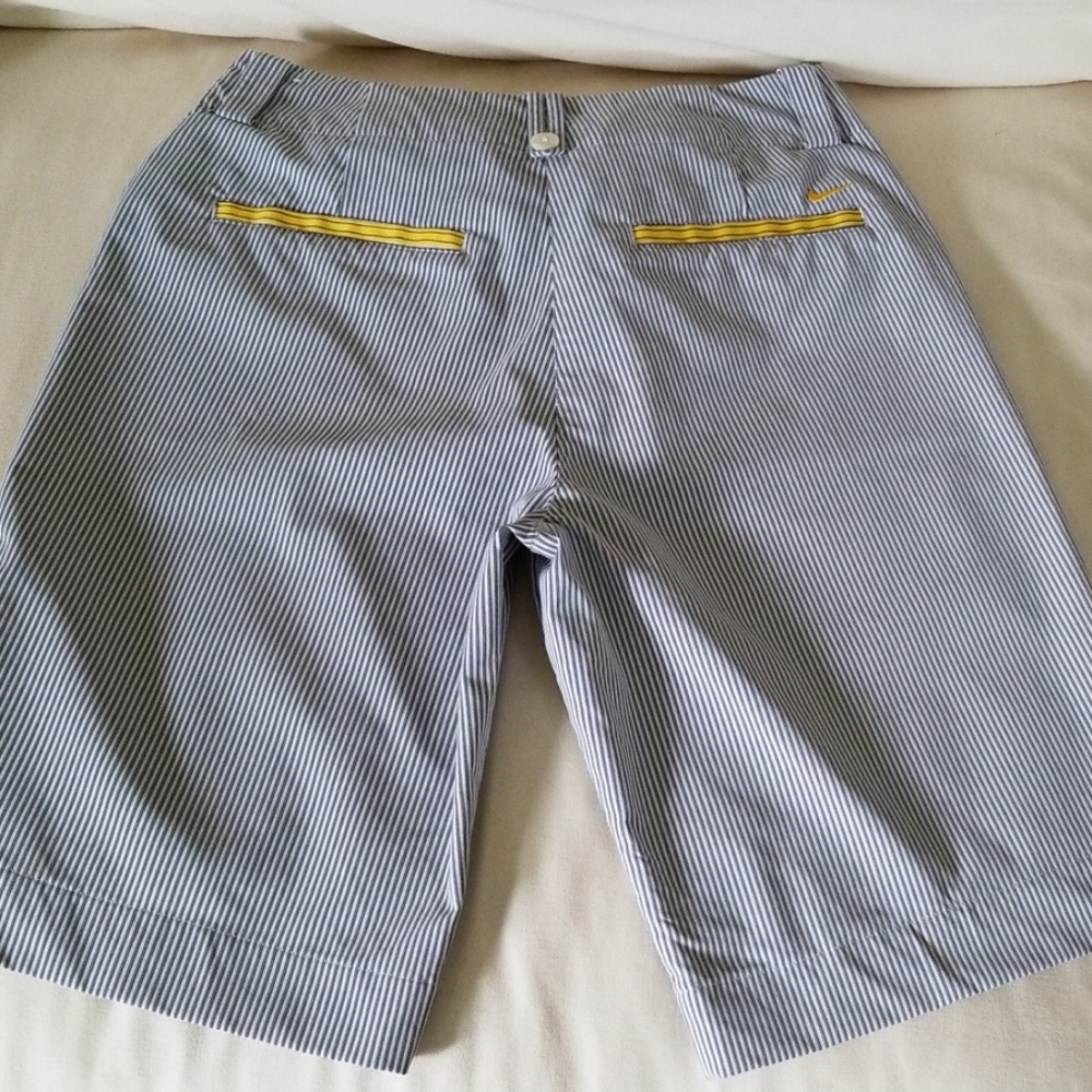 Nike - Picture 2 of 6